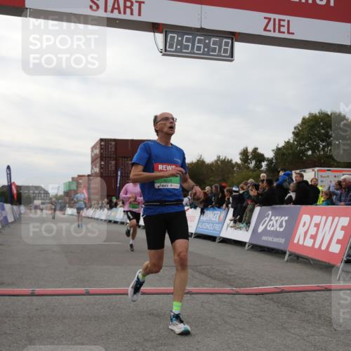 03.10.2025 - Köhlbrandbrückenlauf Yannick Fuchs http://msf.ph/oto/8984863 03.10.2025 15:56:57 Ziel 7882, 9226, 9665, 9751 meine-sportfotos.de
