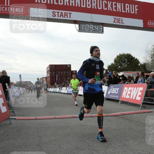03.10.2025 - Köhlbrandbrückenlauf Yannick Fuchs http://msf.ph/oto/8984880 03.10.2025 16:09:41 Ziel 7305, 7306, 7452, 7498, 7583, 8814, 8826, 8834, 9024, 9097, 9150, 9301, 9567, 9671, 9748 meine-sportfotos.de