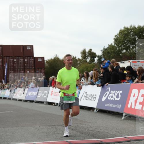 03.10.2025 - Köhlbrandbrückenlauf Yannick Fuchs http://msf.ph/oto/8984892 03.10.2025 16:09:42 Ziel 7272, 7305, 7306, 7452, 7498, 7583, 8814, 8826, 8834, 9024, 9097, 9150, 9181, 9301, 9567, 9600, 9671, 9748 meine-sportfotos.de