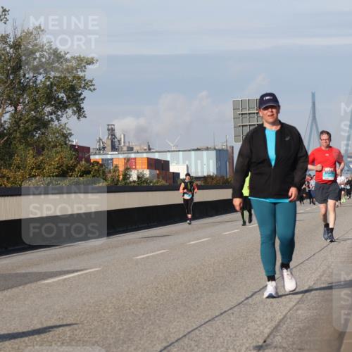 03.10.2025 - Köhlbrandbrückenlauf Luisa Fischer http://msf.ph/oto/8984928 03.10.2025 11:14:52 Position 3  meine-sportfotos.de