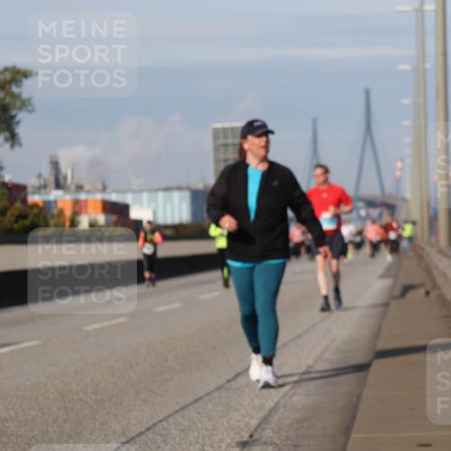03.10.2025 - Köhlbrandbrückenlauf Luisa Fischer http://msf.ph/oto/8984931 03.10.2025 11:14:52 Position 3  meine-sportfotos.de