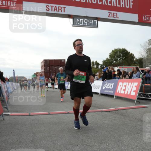 03.10.2025 - Köhlbrandbrückenlauf Yannick Fuchs http://msf.ph/oto/8984964 03.10.2025 16:09:45 Ziel 7272, 7305, 7306, 7452, 7498, 7583, 8814, 8826, 8834, 9024, 9097, 9181, 9301, 9567, 9600, 9671, 9748 meine-sportfotos.de