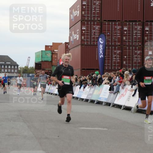 03.10.2025 - Köhlbrandbrückenlauf Yannick Fuchs http://msf.ph/oto/8984972 03.10.2025 15:57:03 Ziel 7041, 7593, 7618, 7882, 9751 meine-sportfotos.de
