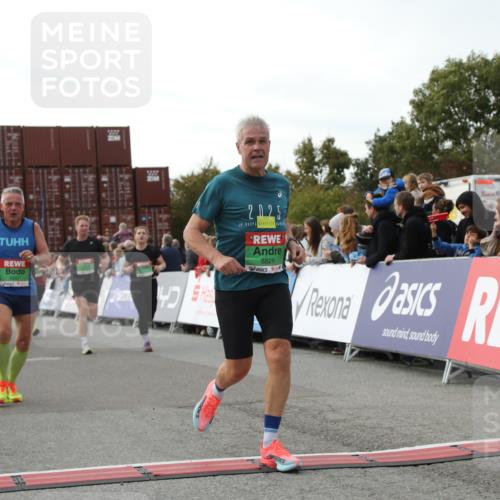 03.10.2025 - Köhlbrandbrückenlauf Yannick Fuchs http://msf.ph/oto/8984980 03.10.2025 16:09:46 Ziel 7272, 7305, 7306, 7452, 7498, 7583, 7742, 8814, 8826, 8834, 9024, 9097, 9181, 9567, 9600, 9671, 9748 meine-sportfotos.de