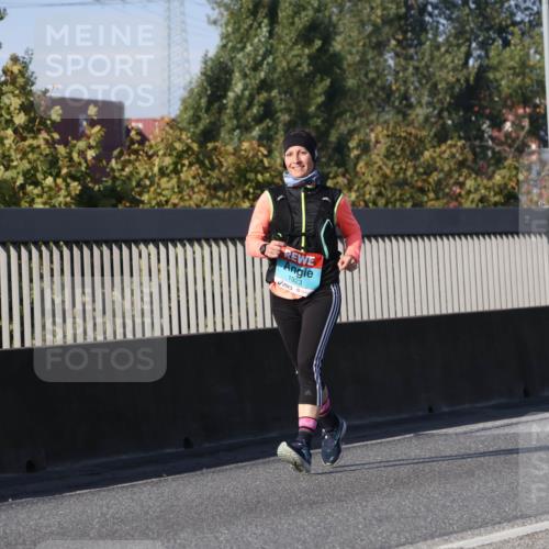 03.10.2025 - Köhlbrandbrückenlauf Luisa Fischer http://msf.ph/oto/8984981 03.10.2025 11:15:04 Position 3 1923, 10 meine-sportfotos.de