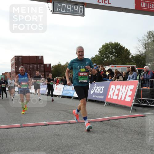 03.10.2025 - Köhlbrandbrückenlauf Yannick Fuchs http://msf.ph/oto/8984988 03.10.2025 16:09:46 Ziel 7272, 7305, 7306, 7452, 7498, 7583, 7742, 8814, 8826, 8834, 9024, 9097, 9181, 9567, 9600, 9671, 9748 meine-sportfotos.de