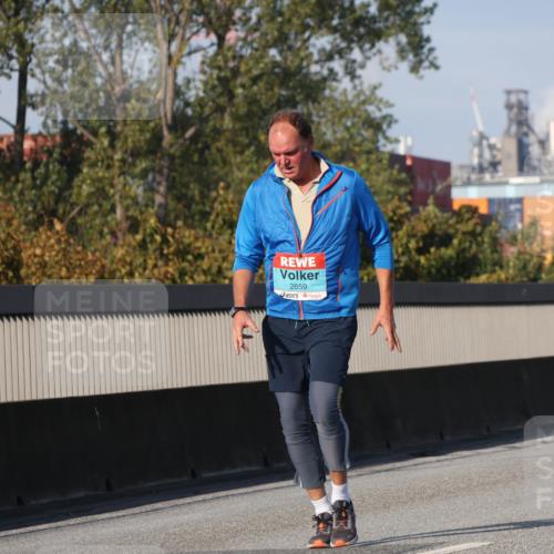 03.10.2025 - Köhlbrandbrückenlauf Luisa Fischer http://msf.ph/oto/8985002 03.10.2025 11:15:09 Position 3 2659 meine-sportfotos.de