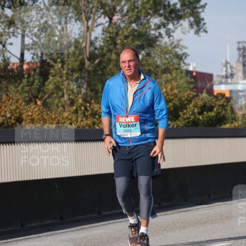 03.10.2025 - Köhlbrandbrückenlauf Luisa Fischer http://msf.ph/oto/8985004 03.10.2025 11:15:10 Position 3 2659 meine-sportfotos.de