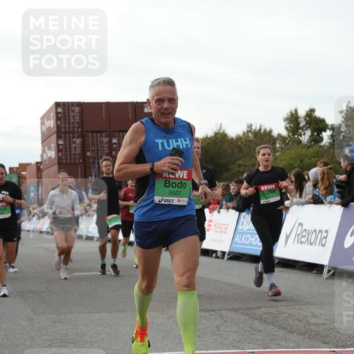 03.10.2025 - Köhlbrandbrückenlauf Yannick Fuchs http://msf.ph/oto/8985006 03.10.2025 16:09:47 Ziel 7272, 7305, 7306, 7452, 7498, 7583, 7742, 8814, 8826, 8834, 9024, 9097, 9181, 9567, 9600, 9671, 9748 meine-sportfotos.de
