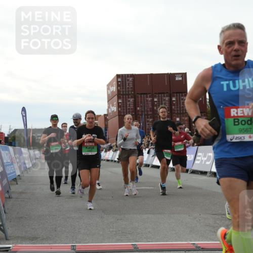 03.10.2025 - Köhlbrandbrückenlauf Yannick Fuchs http://msf.ph/oto/8985015 03.10.2025 16:09:48 Ziel 7272, 7305, 7306, 7452, 7498, 7583, 7742, 7863, 8814, 8826, 8834, 9097, 9181, 9567, 9600, 9671, 9748 meine-sportfotos.de