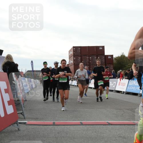 03.10.2025 - Köhlbrandbrückenlauf Yannick Fuchs http://msf.ph/oto/8985020 03.10.2025 16:09:48 Ziel 7272, 7305, 7306, 7452, 7498, 7583, 7742, 7863, 8814, 8826, 8834, 9097, 9181, 9567, 9600, 9671, 9748 meine-sportfotos.de