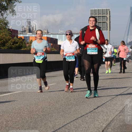 03.10.2025 - Köhlbrandbrückenlauf Luisa Fischer http://msf.ph/oto/8985027 03.10.2025 11:15:13 Position 3 2804, 2895, 2344 meine-sportfotos.de