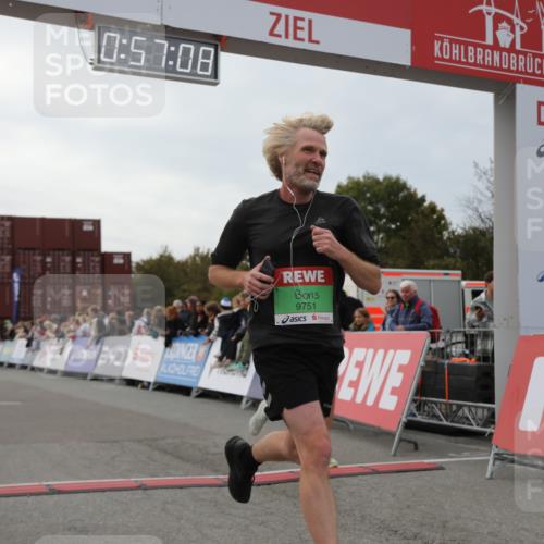 03.10.2025 - Köhlbrandbrückenlauf Yannick Fuchs http://msf.ph/oto/8985031 03.10.2025 15:57:06 Ziel 7041, 7107, 7593, 7618, 9032, 9751 meine-sportfotos.de