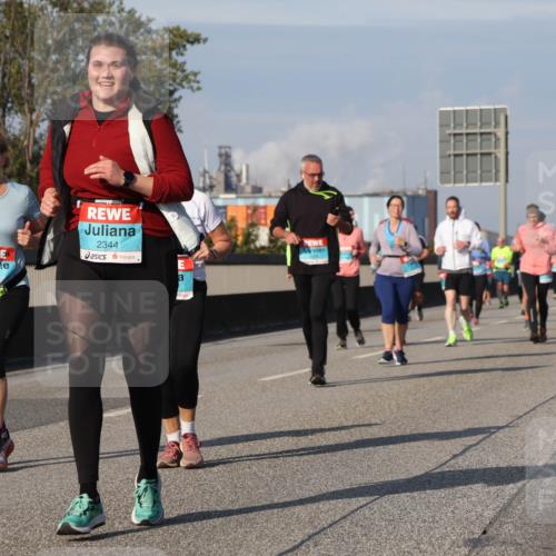 03.10.2025 - Köhlbrandbrückenlauf Luisa Fischer http://msf.ph/oto/8985045 03.10.2025 11:15:16 Position 3 2344, 2894 meine-sportfotos.de