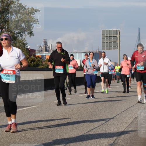 03.10.2025 - Köhlbrandbrückenlauf Luisa Fischer http://msf.ph/oto/8985049 03.10.2025 11:15:17 Position 3 2344, 2895 meine-sportfotos.de