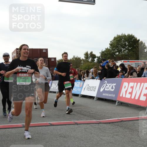 03.10.2025 - Köhlbrandbrückenlauf Yannick Fuchs http://msf.ph/oto/8985052 03.10.2025 16:09:49 Ziel 7205, 7272, 7305, 7306, 7452, 7498, 7583, 7742, 7863, 8014, 8814, 8826, 9097, 9181, 9341, 9567, 9600, 9671, 9748 meine-sportfotos.de