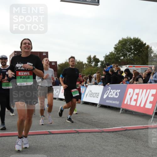 03.10.2025 - Köhlbrandbrückenlauf Yannick Fuchs http://msf.ph/oto/8985056 03.10.2025 16:09:49 Ziel 7205, 7272, 7305, 7306, 7452, 7498, 7583, 7742, 7863, 8014, 8814, 8826, 9097, 9181, 9341, 9567, 9600, 9671, 9748 meine-sportfotos.de