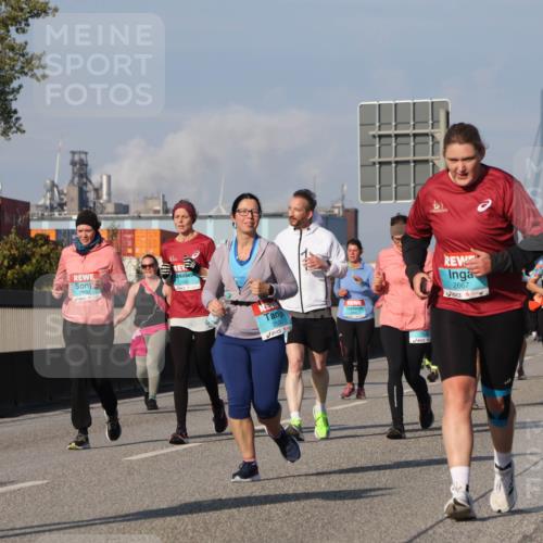 03.10.2025 - Köhlbrandbrückenlauf Luisa Fischer http://msf.ph/oto/8985063 03.10.2025 11:15:19 Position 3 3673, 2012, 1, 2530, 2667 meine-sportfotos.de