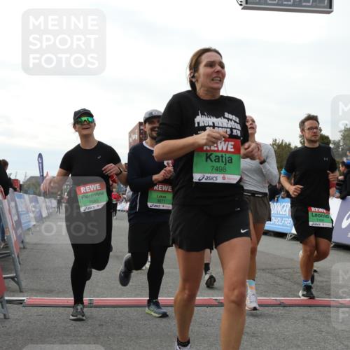 03.10.2025 - Köhlbrandbrückenlauf Yannick Fuchs http://msf.ph/oto/8985071 03.10.2025 16:09:49 Ziel 7205, 7272, 7305, 7306, 7452, 7498, 7583, 7742, 7863, 8014, 8814, 8826, 9097, 9181, 9341, 9567, 9600, 9671, 9748 meine-sportfotos.de