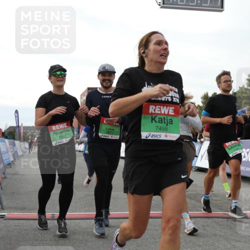 03.10.2025 - Köhlbrandbrückenlauf Yannick Fuchs http://msf.ph/oto/8985075 03.10.2025 16:09:50 Ziel 7205, 7272, 7305, 7306, 7452, 7498, 7583, 7742, 7743, 7863, 8014, 8814, 9028, 9097, 9181, 9341, 9567, 9600, 9671, 9748 meine-sportfotos.de