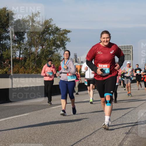 03.10.2025 - Köhlbrandbrückenlauf Luisa Fischer http://msf.ph/oto/8985077 03.10.2025 11:15:22 Position 3 2530 meine-sportfotos.de