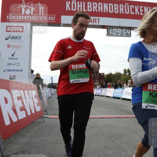 03.10.2025 - Köhlbrandbrückenlauf Yannick Fuchs http://msf.ph/oto/8985140 03.10.2025 16:09:52 Ziel 7175, 7205, 7272, 7305, 7306, 7452, 7498, 7583, 7742, 7743, 7863, 8014, 8817, 9028, 9097, 9181, 9341, 9600, 9671 meine-sportfotos.de