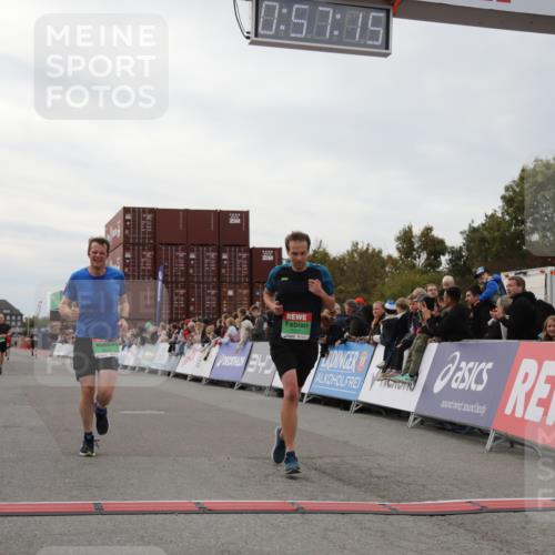 03.10.2025 - Köhlbrandbrückenlauf Yannick Fuchs http://msf.ph/oto/8985146 03.10.2025 15:57:14 Ziel 7107, 7593, 7618, 9032, 9087 meine-sportfotos.de
