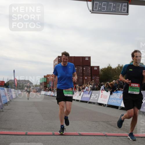 03.10.2025 - Köhlbrandbrückenlauf Yannick Fuchs http://msf.ph/oto/8985153 03.10.2025 15:57:14 Ziel 7107, 7593, 7618, 9032, 9087 meine-sportfotos.de