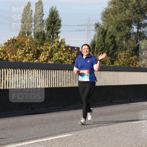 03.10.2025 - Köhlbrandbrückenlauf Luisa Fischer http://msf.ph/oto/8985170 03.10.2025 11:15:47 Position 3 2474 meine-sportfotos.de