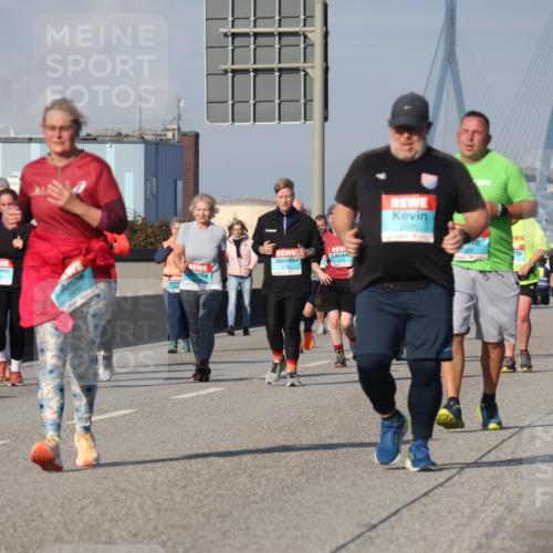 03.10.2025 - Köhlbrandbrückenlauf Luisa Fischer http://msf.ph/oto/8985192 03.10.2025 11:15:52 Position 3  meine-sportfotos.de