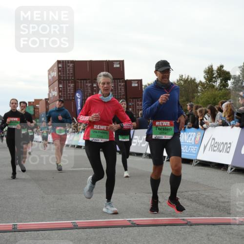03.10.2025 - Köhlbrandbrückenlauf Yannick Fuchs http://msf.ph/oto/8985211 03.10.2025 16:09:57 Ziel 7175, 7205, 7273, 7742, 7743, 7753, 7863, 8014, 8817, 9028, 9090, 9341, 9601 meine-sportfotos.de