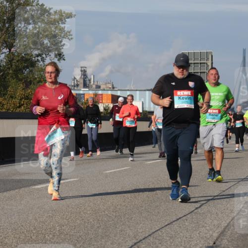 03.10.2025 - Köhlbrandbrückenlauf Luisa Fischer http://msf.ph/oto/8985212 03.10.2025 11:15:56 Position 3 1988, 2475 meine-sportfotos.de