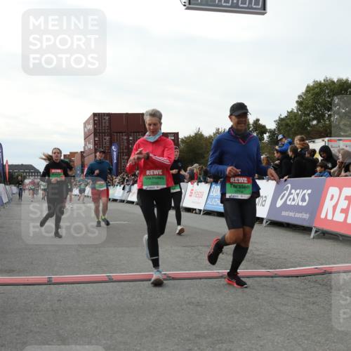 03.10.2025 - Köhlbrandbrückenlauf Yannick Fuchs http://msf.ph/oto/8985215 03.10.2025 16:09:58 Ziel 7175, 7205, 7273, 7529, 7742, 7743, 7753, 7863, 8014, 8817, 8882, 9028, 9090, 9341, 9601 meine-sportfotos.de