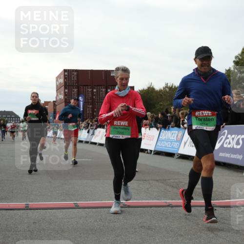 03.10.2025 - Köhlbrandbrückenlauf Yannick Fuchs http://msf.ph/oto/8985218 03.10.2025 16:09:58 Ziel 7175, 7205, 7273, 7529, 7742, 7743, 7753, 7863, 8014, 8817, 8882, 9028, 9090, 9341, 9601 meine-sportfotos.de