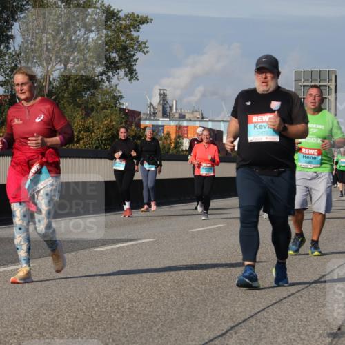 03.10.2025 - Köhlbrandbrückenlauf Luisa Fischer http://msf.ph/oto/8985219 03.10.2025 11:15:57 Position 3 4, 2475, 1 meine-sportfotos.de