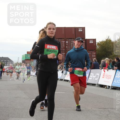 03.10.2025 - Köhlbrandbrückenlauf Yannick Fuchs http://msf.ph/oto/8985230 03.10.2025 16:09:59 Ziel 7175, 7205, 7273, 7528, 7529, 7743, 7753, 7863, 8014, 8817, 8882, 9028, 9090, 9323, 9341, 9601 meine-sportfotos.de