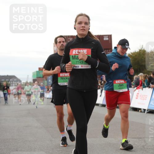 03.10.2025 - Köhlbrandbrückenlauf Yannick Fuchs http://msf.ph/oto/8985236 03.10.2025 16:09:59 Ziel 7175, 7205, 7273, 7528, 7529, 7743, 7753, 7863, 8014, 8817, 8882, 9028, 9090, 9323, 9341, 9601 meine-sportfotos.de