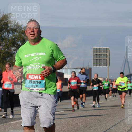 03.10.2025 - Köhlbrandbrückenlauf Luisa Fischer http://msf.ph/oto/8985242 03.10.2025 11:16:01 Position 3 3588 meine-sportfotos.de
