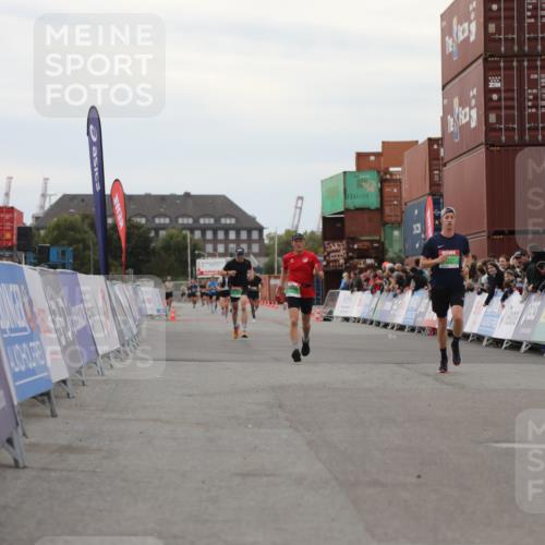 03.10.2025 - Köhlbrandbrückenlauf Yannick Fuchs http://msf.ph/oto/8985244 03.10.2025 15:57:22 Ziel 7261, 7535, 9087, 9668 meine-sportfotos.de