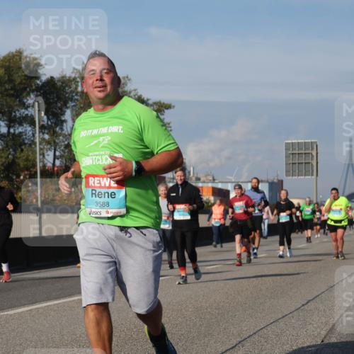 03.10.2025 - Köhlbrandbrückenlauf Luisa Fischer http://msf.ph/oto/8985246 03.10.2025 11:16:01 Position 3 3588 meine-sportfotos.de