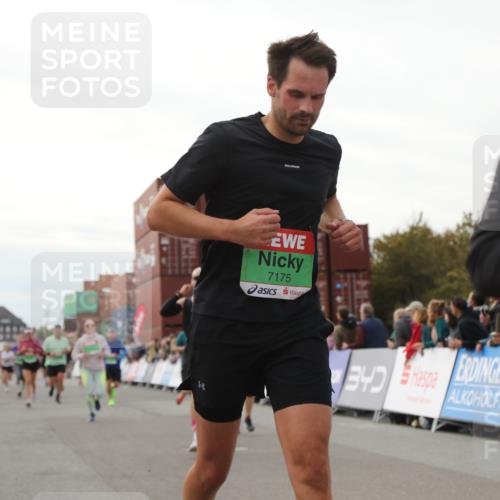 03.10.2025 - Köhlbrandbrückenlauf Yannick Fuchs http://msf.ph/oto/8985248 03.10.2025 16:10:00 Ziel 7175, 7205, 7273, 7528, 7529, 7743, 7753, 7863, 8014, 8817, 8882, 9028, 9090, 9323, 9341, 9601 meine-sportfotos.de