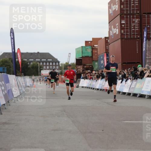 03.10.2025 - Köhlbrandbrückenlauf Yannick Fuchs http://msf.ph/oto/8985249 03.10.2025 15:57:22 Ziel 7261, 7535, 9087, 9668 meine-sportfotos.de