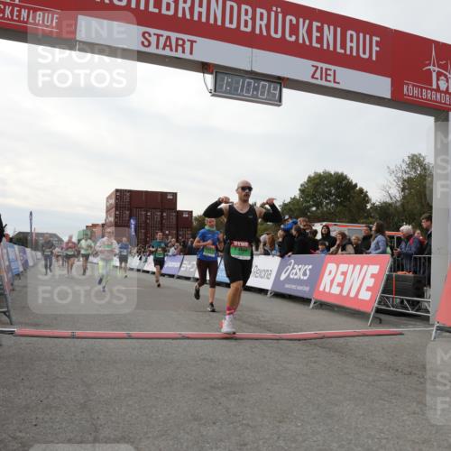 03.10.2025 - Köhlbrandbrückenlauf Yannick Fuchs http://msf.ph/oto/8985271 03.10.2025 16:10:03 Ziel 7175, 7273, 7437, 7528, 7529, 7753, 7764, 8817, 8882, 9090, 9323, 9458, 9601 meine-sportfotos.de