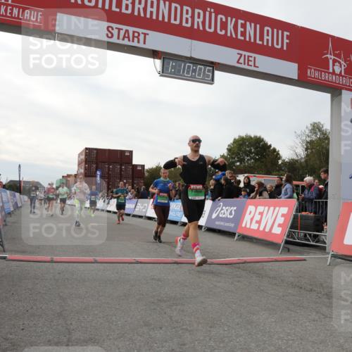 03.10.2025 - Köhlbrandbrückenlauf Yannick Fuchs http://msf.ph/oto/8985275 03.10.2025 16:10:03 Ziel 7175, 7273, 7437, 7528, 7529, 7753, 7764, 8817, 8882, 9090, 9323, 9458, 9601 meine-sportfotos.de