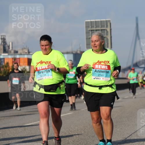 03.10.2025 - Köhlbrandbrückenlauf Luisa Fischer http://msf.ph/oto/8985285 03.10.2025 11:16:08 Position 3 2238, 2738, 2741 meine-sportfotos.de
