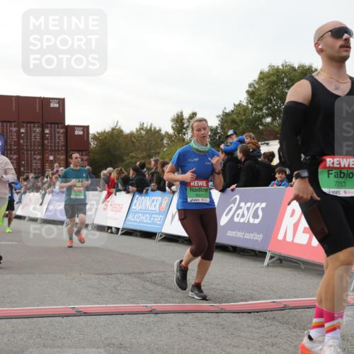 03.10.2025 - Köhlbrandbrückenlauf Yannick Fuchs http://msf.ph/oto/8985289 03.10.2025 16:10:04 Ziel 7175, 7273, 7437, 7528, 7529, 7753, 7764, 8882, 9090, 9323, 9458, 9601 meine-sportfotos.de