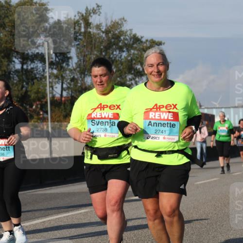 03.10.2025 - Köhlbrandbrückenlauf Luisa Fischer http://msf.ph/oto/8985300 03.10.2025 11:16:10 Position 3 2238, 2738, 2741 meine-sportfotos.de