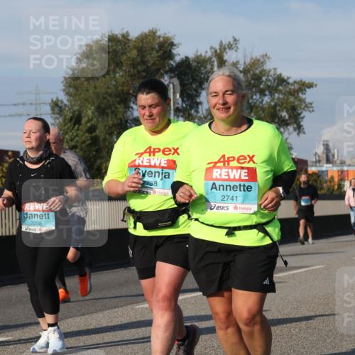 03.10.2025 - Köhlbrandbrückenlauf Luisa Fischer http://msf.ph/oto/8985304 03.10.2025 11:16:11 Position 3 2238, 2738, 2741 meine-sportfotos.de