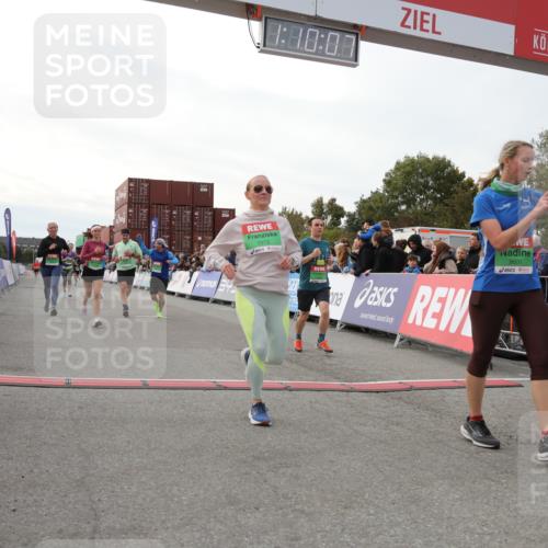 03.10.2025 - Köhlbrandbrückenlauf Yannick Fuchs http://msf.ph/oto/8985312 03.10.2025 16:10:05 Ziel 7273, 7437, 7528, 7529, 7753, 7764, 8882, 9090, 9323, 9458, 9601 meine-sportfotos.de
