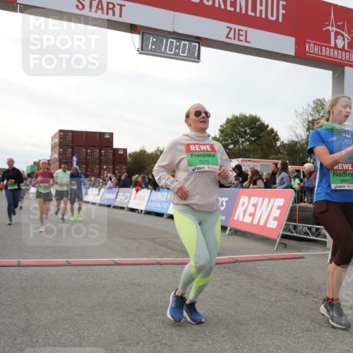 03.10.2025 - Köhlbrandbrückenlauf Yannick Fuchs http://msf.ph/oto/8985319 03.10.2025 16:10:05 Ziel 7273, 7437, 7528, 7529, 7753, 7764, 8882, 9090, 9323, 9458, 9601 meine-sportfotos.de